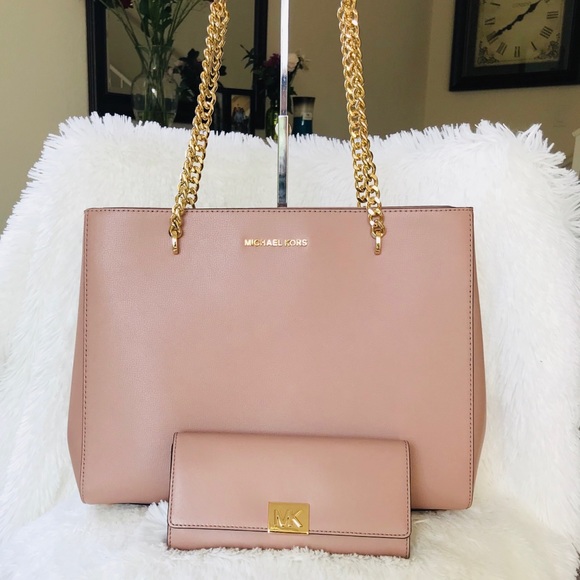 MICHAEL Michael Kors Handbags - MICHAEL KORS- ELLIS LG TOTE IN LEATHER AND WALLET
